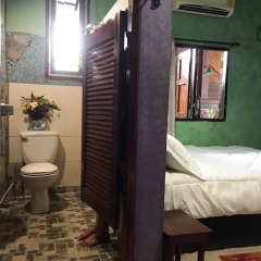 Отель Shanti Lodge Bangkok ванная