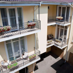 Geneva Park Hotel балкон