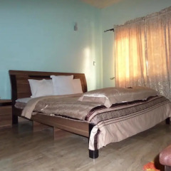 Отель BTE Suites & Civic Center комната для гостей фото 3