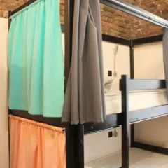 Hi Loft Hostel сейф в номере