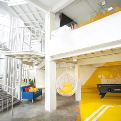 Yaks House Hostel Бангкок парковка