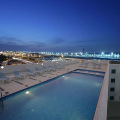 Отель Premier Inn Dubai International Airport бассейн фото 2