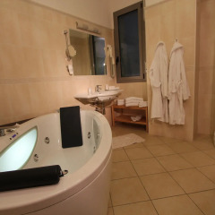 Hotel Sovrana & Re Aqva SPA ванная