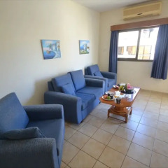 Апартаменты Daphne Apartment комната для гостей фото 4