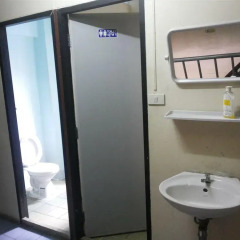 Отель Samsen 6 Guesthouse Бангкок удобства в номере