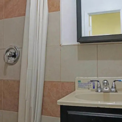 Отель Antonio Hotel США, Лос-Анджелес - 3 отзыва об отеле, цены и фото номеров - забронировать отель Antonio Hotel онлайн ванная фото 2