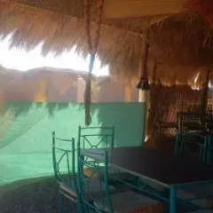 Отель Wishwashi Camp & Resort бассейн
