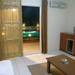 Отель Alacati Golden Resort Чешме комната для гостей