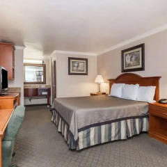 Отель Travelodge by Wyndham Sylmar CA США, Лос-Анджелес - отзывы, цены и фото номеров - забронировать отель Travelodge by Wyndham Sylmar CA онлайн удобства в номере фото 2