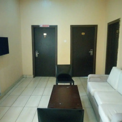 Отель Peak Court Hotels сауна