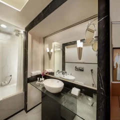 Savoy Suites Hotel Apartments ванная