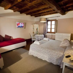 Отель Agriturismo Cascina Caremma Бесате сейф в номере