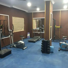 Royal Hotel Sharjah фитнесс-зал