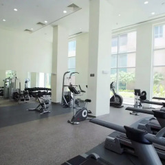 Отель Espace Holiday Homes - Burj View фитнесс-зал