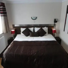 Villaggio Hotel & Restaurant сейф в номере