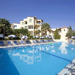 Апартаменты Silvia Apartments бассейн