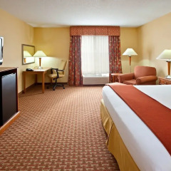 Holiday Inn Express Hotel & Suites Jasper удобства в номере