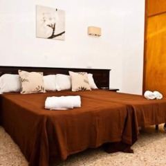 Отель Hostal Flores комната для гостей фото 2