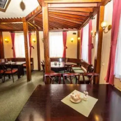 Отель Pension a restaurace KA.PR Глубока-над-Влтавой питание