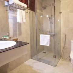 Interstella Hotel Далат ванная