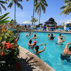 Отель Holiday Inn Puerto Vallarta бассейн