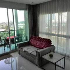 Апартаменты The Gallery Apartments Паттайя комната для гостей фото 2
