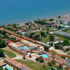 Sayanora Hotel пляж