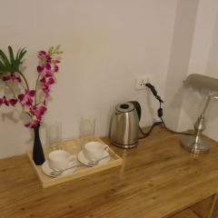 Отель Maneeya Park Residence Бангкок в номере
