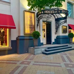 Гостиница Boutique hotel Romanoff в Краснодаре отзывы, цены и фото номеров - забронировать гостиницу Boutique hotel Romanoff онлайн Краснодар вид на фасад