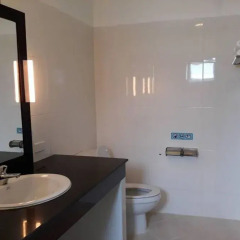 Отель Praewa Villas Naiyang Phuket ванная фото 2