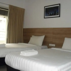 Отель Praso Ratchada Private Residence Бангкок сейф в номере
