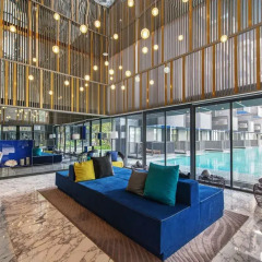 Отель The Deck Condo Patong интерьер отеля