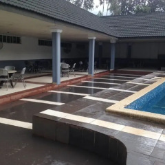 Ascot Resort and Hotel Энугу бассейн