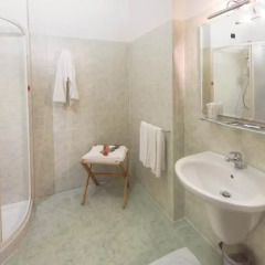 Отель Albergo Ristorante Da Tonino Италия, Реканати - отзывы, цены и фото номеров - забронировать отель Albergo Ristorante Da Tonino онлайн ванная