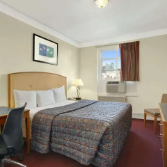 Отель Travelodge by Wyndham Downtown Chicago комната для гостей