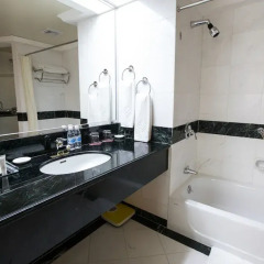 Golden Crown China Hotel спа
