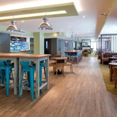 Отель Premier Inn Edinburgh City York Place Великобритания, Эдинбург - отзывы, цены и фото номеров - забронировать отель Premier Inn Edinburgh City York Place онлайн гостиничный бар
