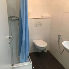 Отель Kn Kahtan Boarding House Мюнхен ванная