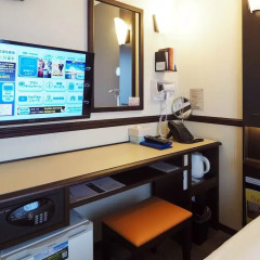 Отель Toyoko Inn Toyama eki Shinkansen guchi No.2 Тояма удобства в номере фото 2