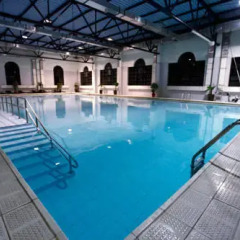Отель Cross Health Center бассейн