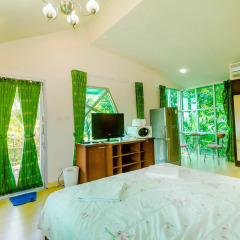 Отель Chalong Hill Tropical Garden Homes комната для гостей фото 4