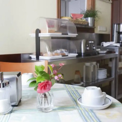 Отель Hostal Roma Испания, Ла-Корунья - отзывы, цены и фото номеров - забронировать отель Hostal Roma онлайн в номере
