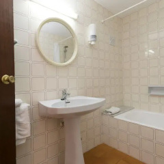 Апартаменты The White Apartments - Только для взрослых ванная фото 2