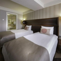 Отель Titanic Comfort Sisli комната для гостей фото 5