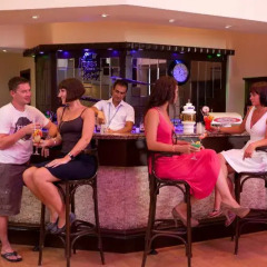 Arabella World Hotel гостиничный бар