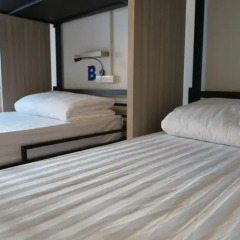 Отель Phuket Marine Poshtel сейф в номере