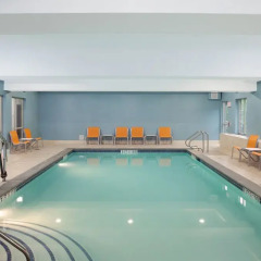 Отель Holiday Inn Express Haskell-Wayne Area бассейн фото 3
