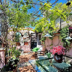 Апартаменты Trastevere Large Apartment With Terrace