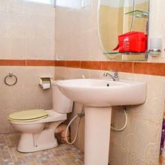Отель ZEN Rooms Messenger Street Colombo 12 Шри-Ланка, Коломбо - отзывы, цены и фото номеров - забронировать отель ZEN Rooms Messenger Street Colombo 12 онлайн ванная фото 2