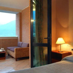Отель Hostellerie Du Cheval Blanc Аоста балкон